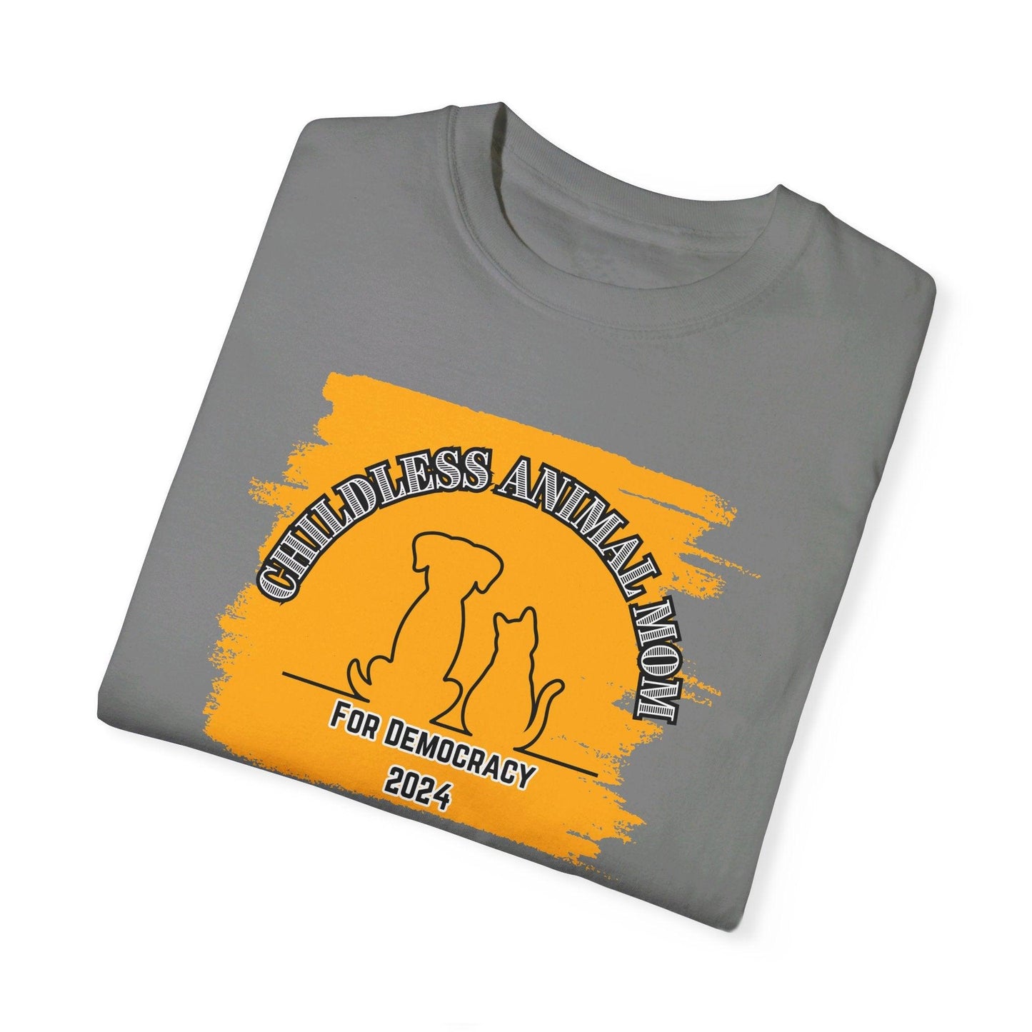 Childless Animal Mom - T-shirt